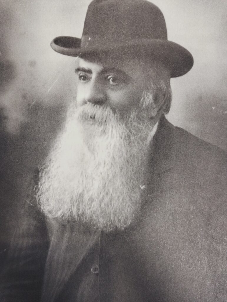 Giovanni Damiani in una rara immagine ritrovata negli archivi di Casa Damiani